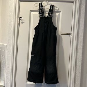 Kamik kids black snow bib / suspender pants
